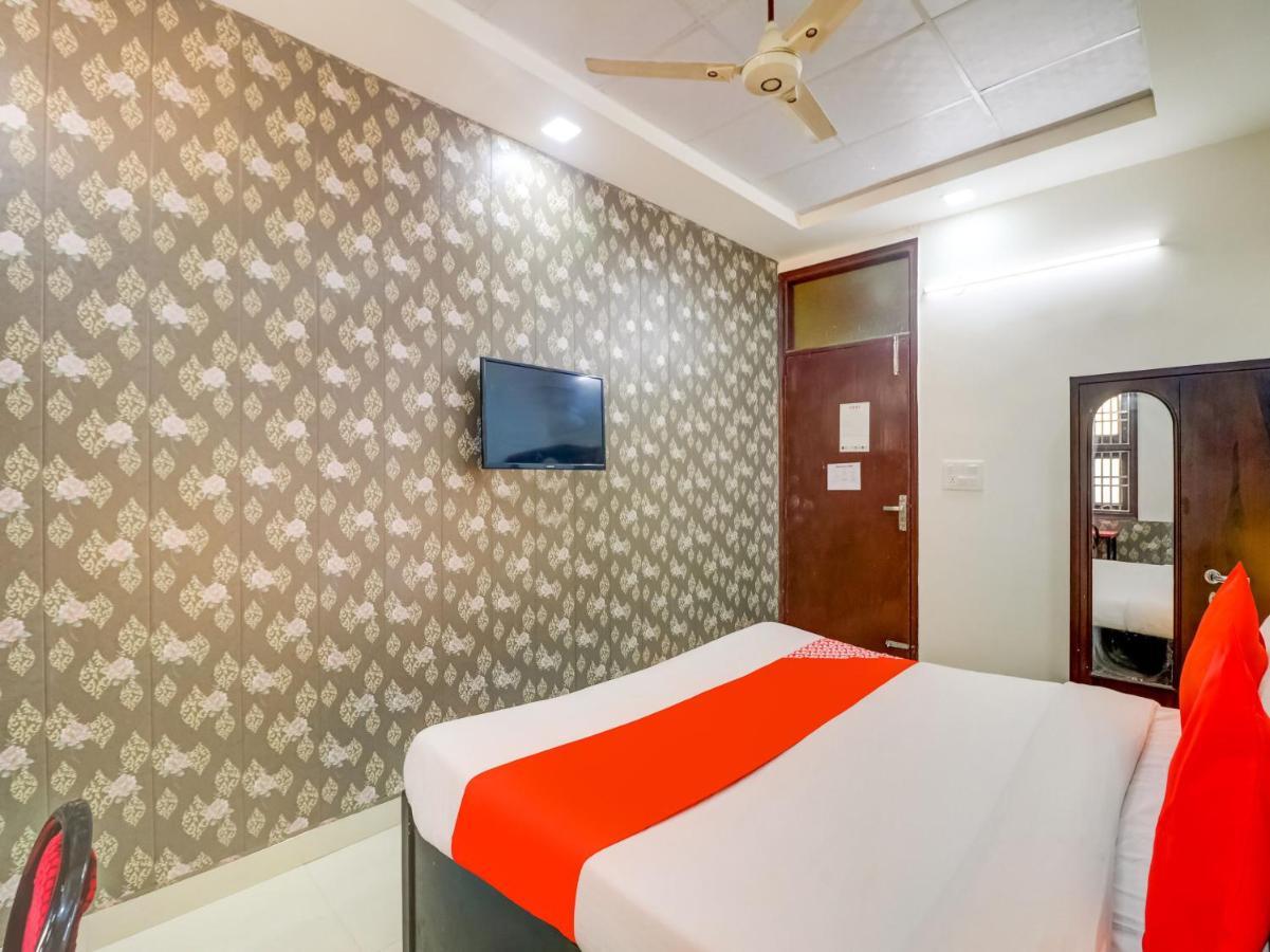 Oyo 74060 Taj Residency Hotel New Delhi Eksteriør billede